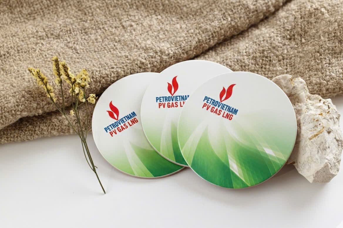 Lót ly in logo doanh nghiệp